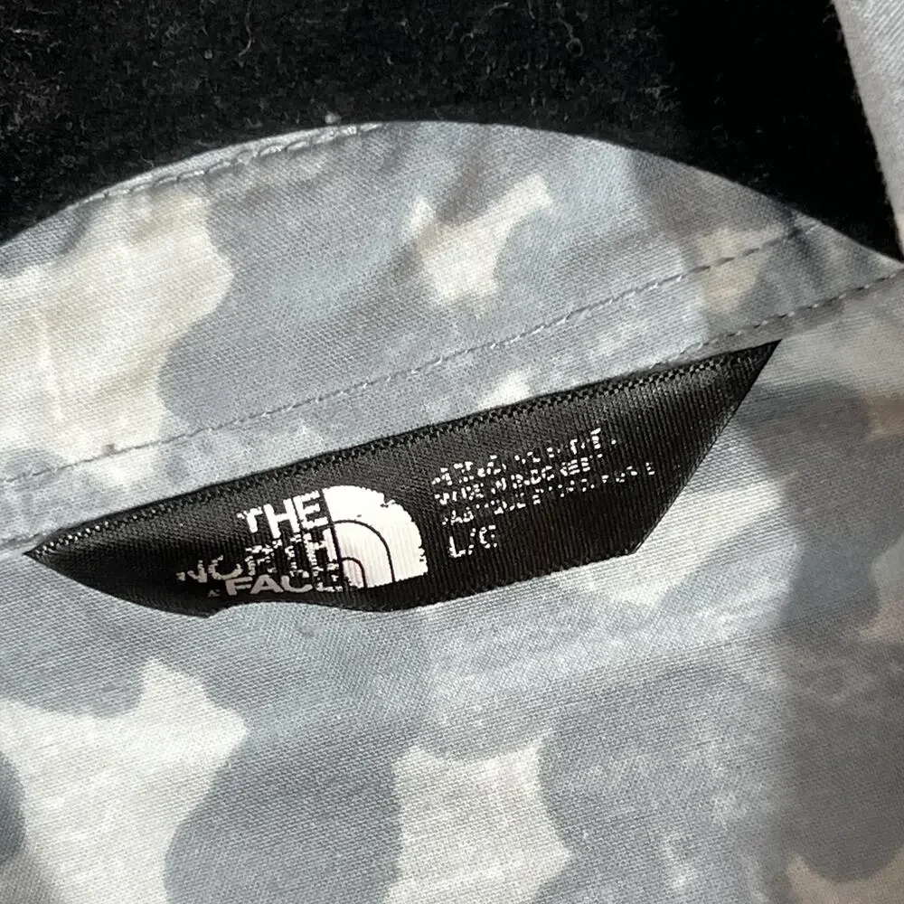 The North Face Shirt Mens Large Gray Camouflage Button Up Long Sleeve
